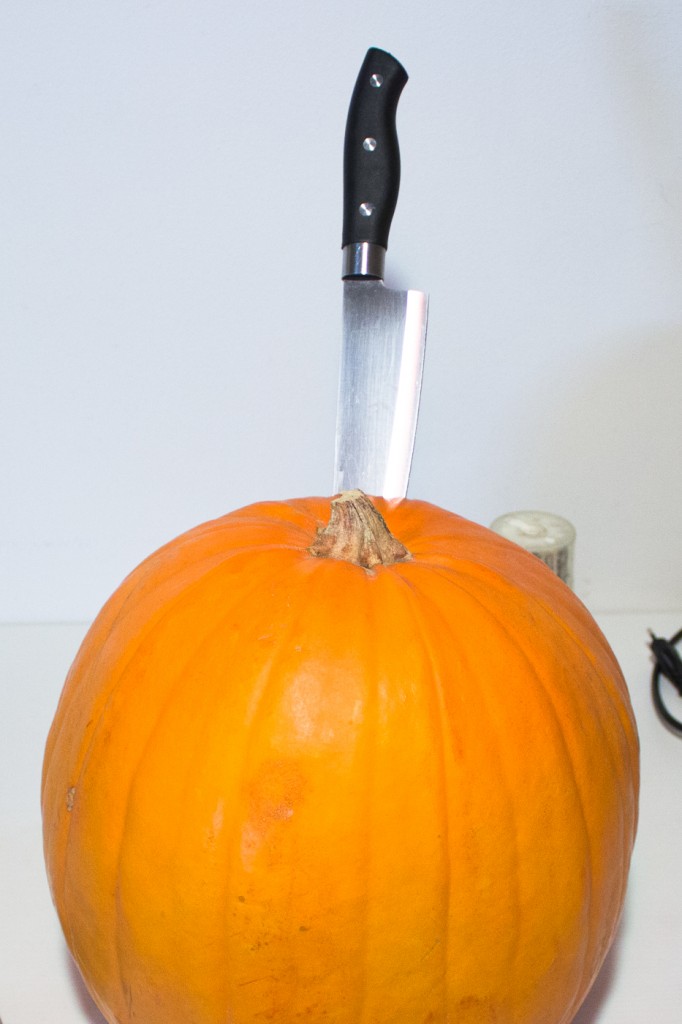 How to cut the top of your Halloween pumpkin